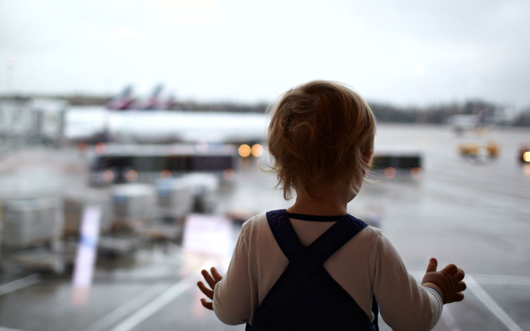 Tips para viajar con niños en avión